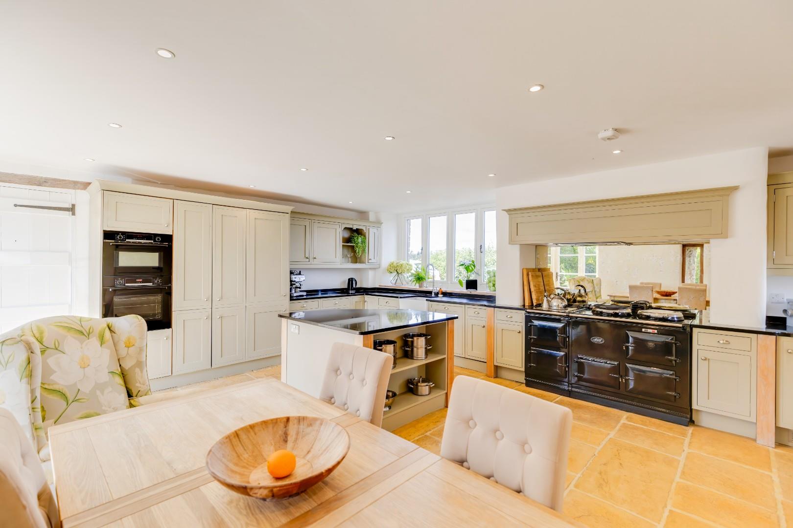 Warren Farm, Pendoylan, Nr Cowbridge, Vale of Glamorgan, CF71 7UJ